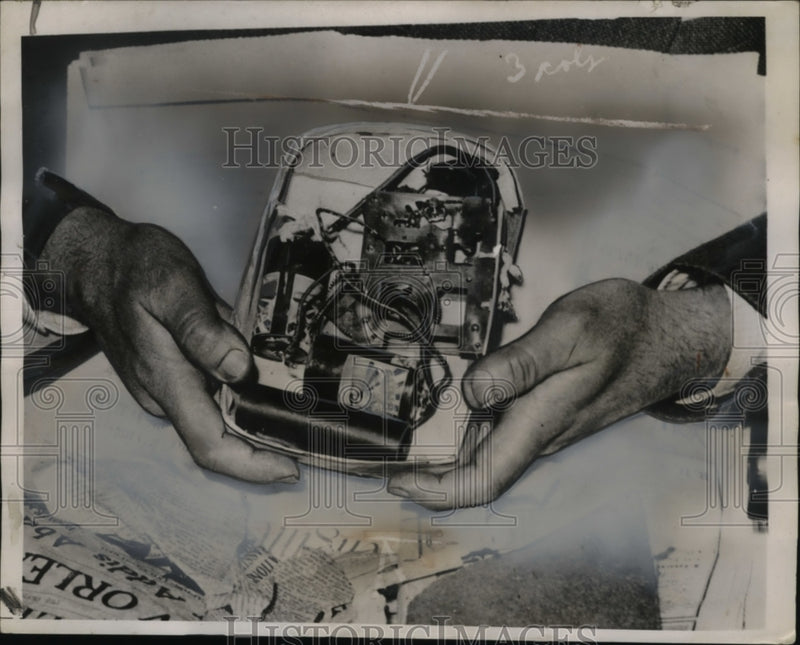 Load image into Gallery viewer, 1936 Press Photo bomb that was mailed to Gov. Curley of Massachusetts
