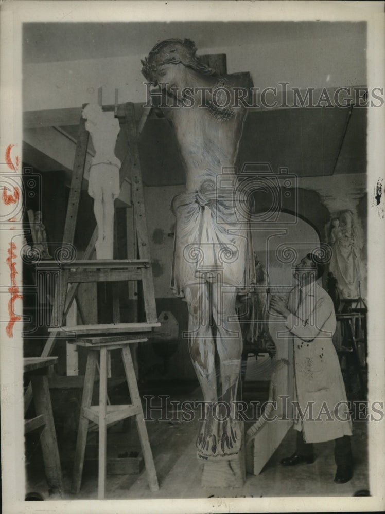 Load image into Gallery viewer, 1930 Press Photo Christ Statue at Oberammergau Carving School for Passion Play
