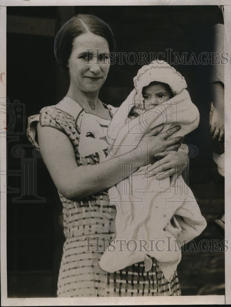 1935 Press Photo Mrs Gus and Baby Geo - neo10004