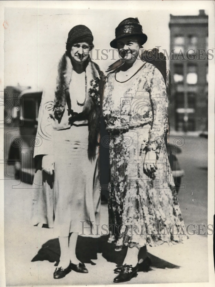 Load image into Gallery viewer, 1932 Press Photo Mrs. Harrie Chamberlain &amp; Miss Edith Stanton of Nat'l YWCA
