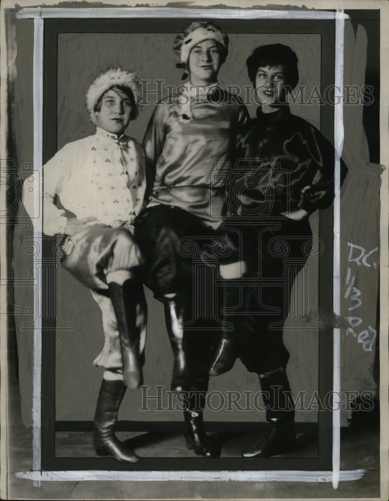 1927 Press Photo Ukrainian Women - Dorothy Young, Malda Cook, Lillis Cook- Historic Images