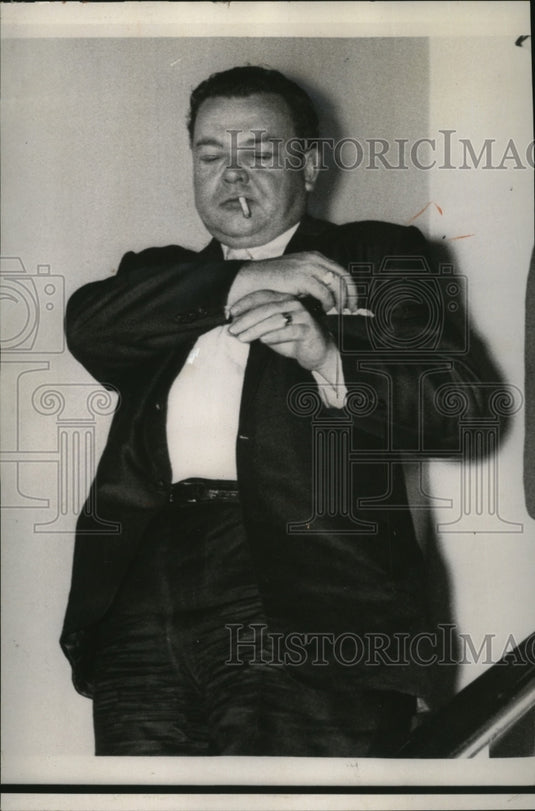 1958 Press Photo Teamsters' Leaun Harrelson in custody about torch death case