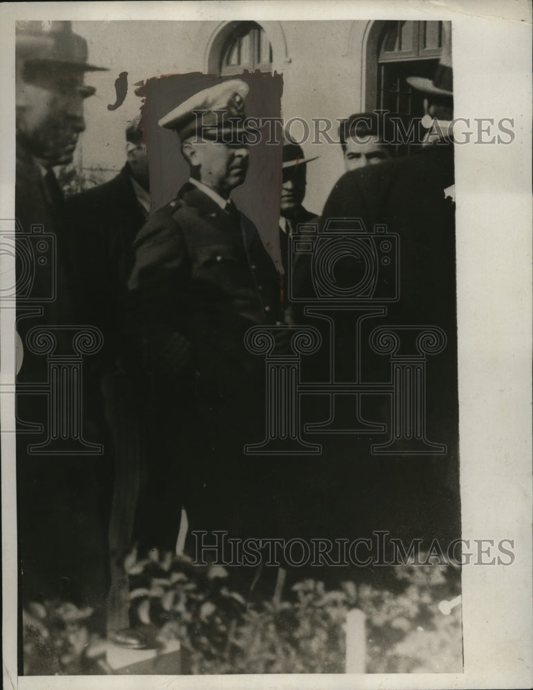 1932 Press Photo Col. Marmaduque Grove with staff at Santiago Aviation School