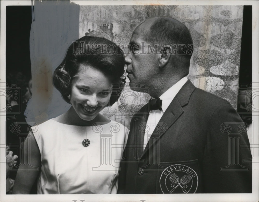 1954 Press Photo Wendy Matthos & Robert S Malaga of Cleveland tennis - neo11020