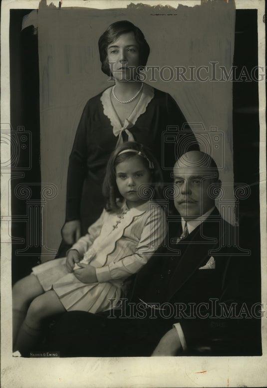 1931 Press Photo Paulina Longworth daughter of House Speaker & family