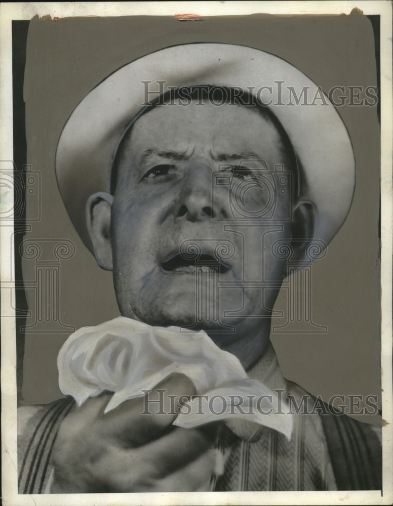1938 Press Photo Ira Collins of Lima, Ohio Hay Fever Sufferer - neo11591