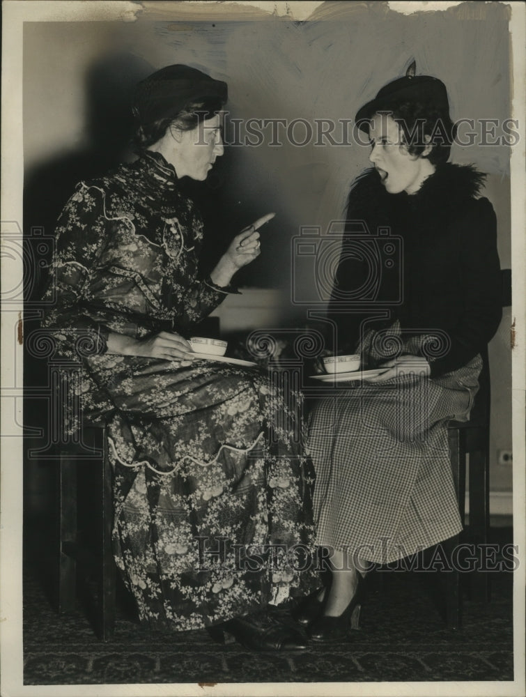 1938 Press Photo Mrs. Henry Canning, Geo F. Loate - neo11813