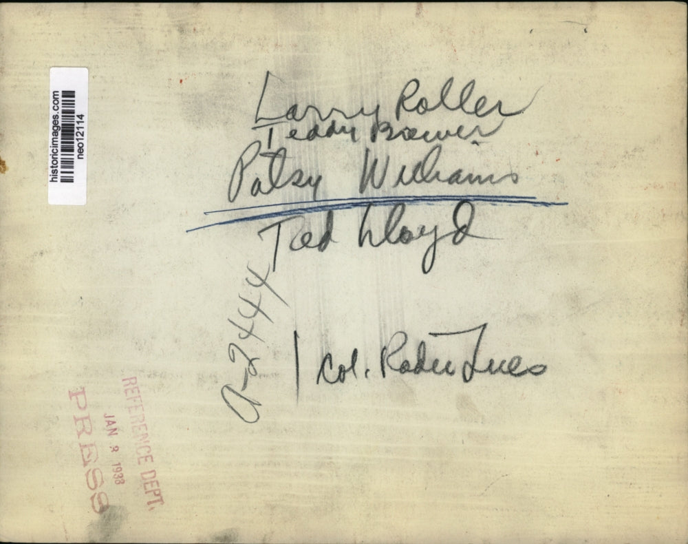 1933 Press Photo Larry Roller,Teddy Brewer, Patsy Williams,Ted Floyd Sign Papers