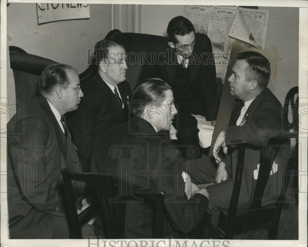 1940 Press Photo Atlnatic City, New Jersey CIO Convention Officials - neo12166