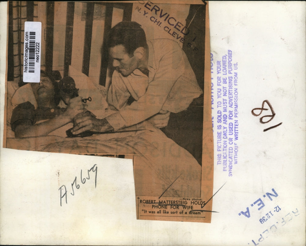 1939 Press Photo Robert Mettersteig Holds Phone for Wife - neo12222