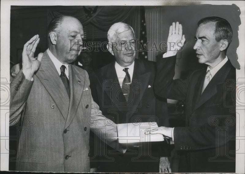 Load image into Gallery viewer, 1955 Press Photo Donald Quarles sworn in as Air Force Secretary by WM Brucker
