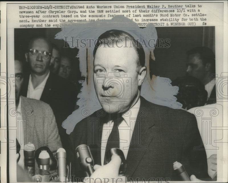Load image into Gallery viewer, 1958 Press Photo Walter P. Reuther talks to newsmen after contract agreement
