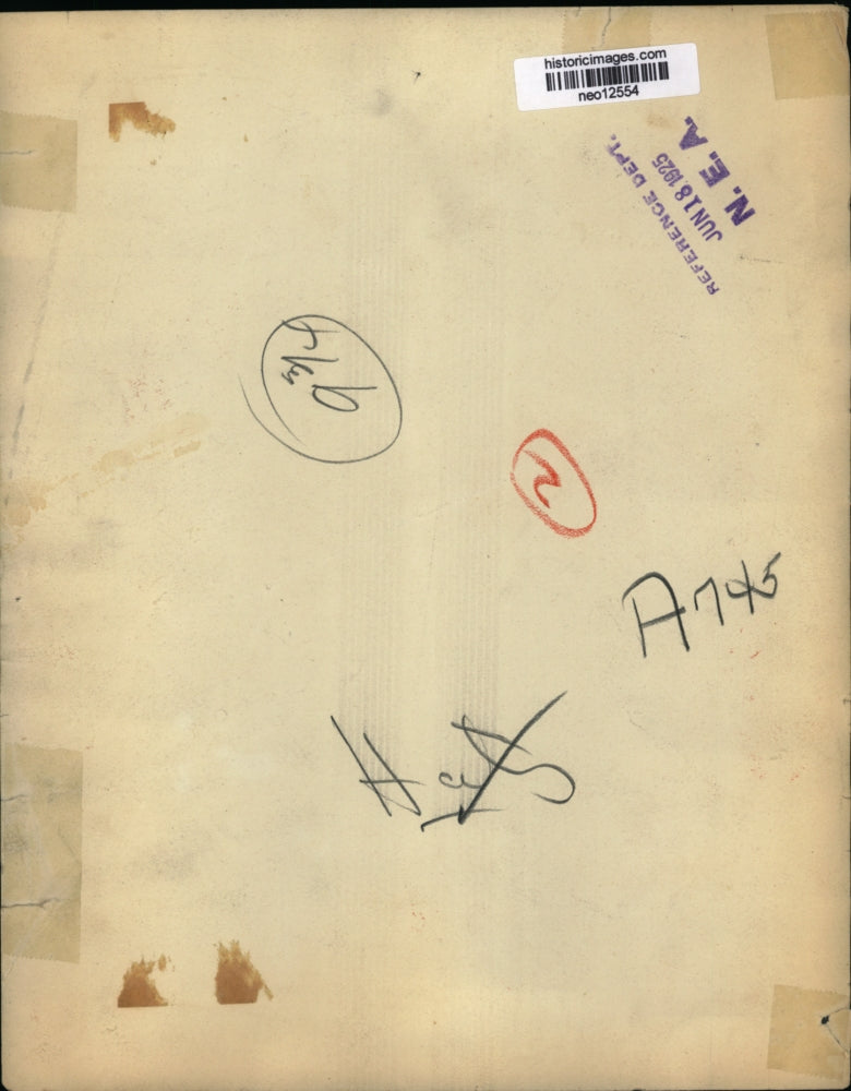 1925 Press Photo Summer knit hat fashions on a model - neo12554