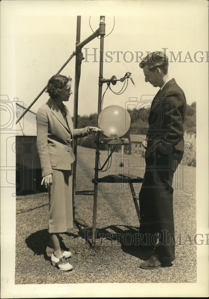 1936 Press Photo Della Brownell Assistant to C.I. Gunness, Massachusetts College- Historic Images