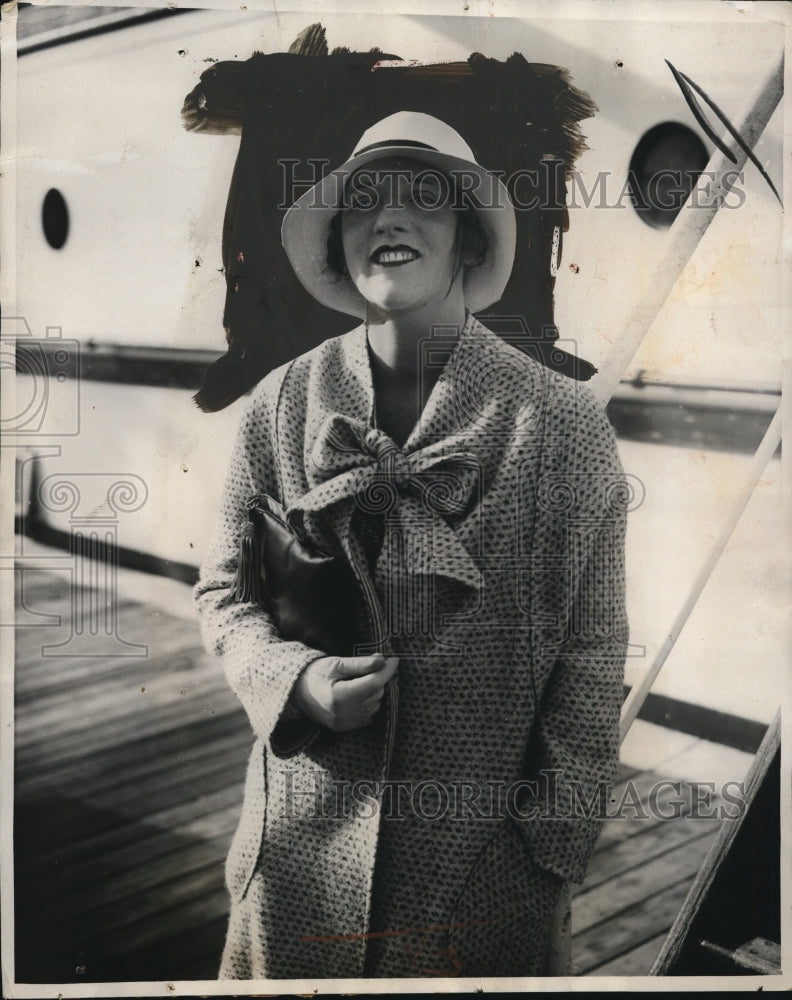 1930 Press Photo Actress Helen Flint on SS Conte Biancamino - neo13107