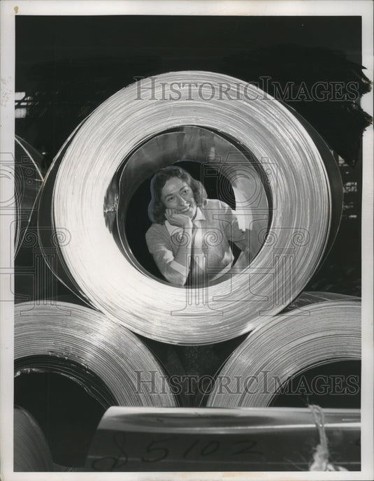1958 Press Photo Mrs. Betty Edson of Euclid - neo13236