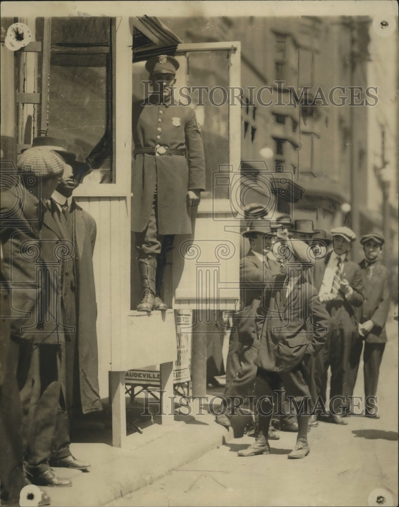 1915 Press Photo Patrolman Joseph Kelotan - neo13399