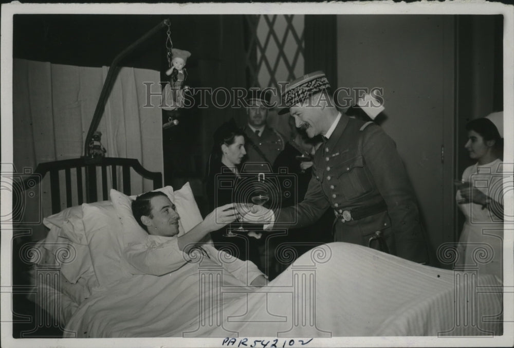 1940 Press Photo General Lannois Visited by Maurice Longuet at Paris Hospital