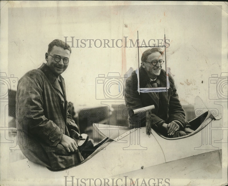 Load image into Gallery viewer, 1930 Press Photo Wolfgang Hirth, Oscar Weller German Aviators in England
