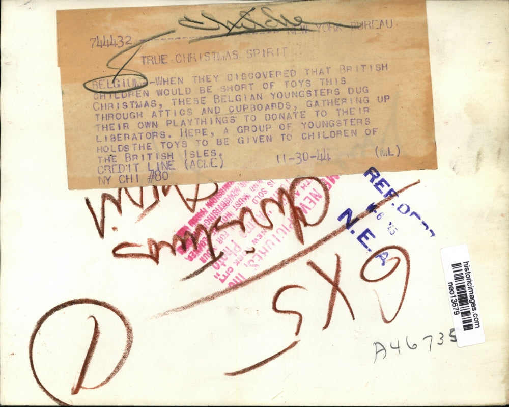 1944 Press Photo Belgium children donate toys for British children at Xmas