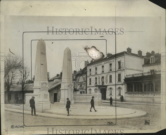 1927 Press Photo Chateau Thierry with American Monuments - neo13712