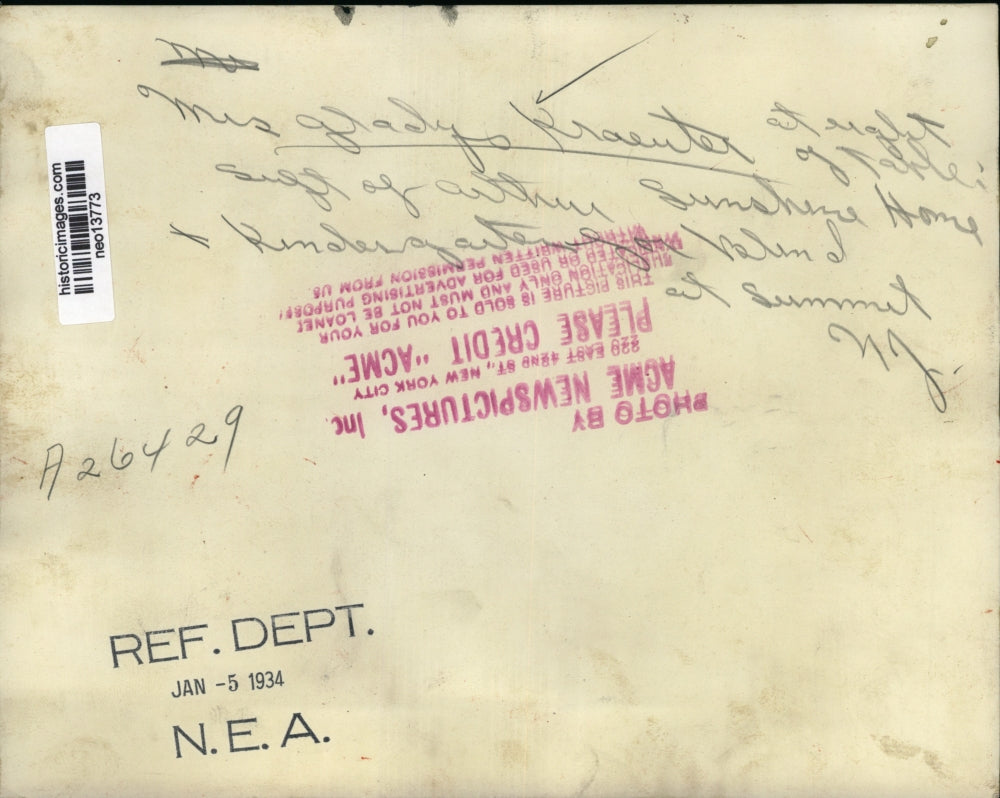 1934 Press Photo Mrs Gladys Kraeuter at kindergarten at Summitt NJ - neo13773