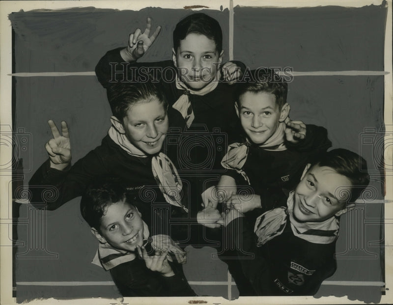 Load image into Gallery viewer, 1940 Press Photo Sussex School PTA Cub Pack 22 Den 4 - neo13847
