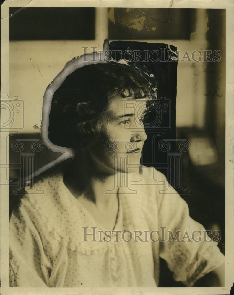 1922 Press Photo Mary Styblo Operator at H Beack Company Garment Worker