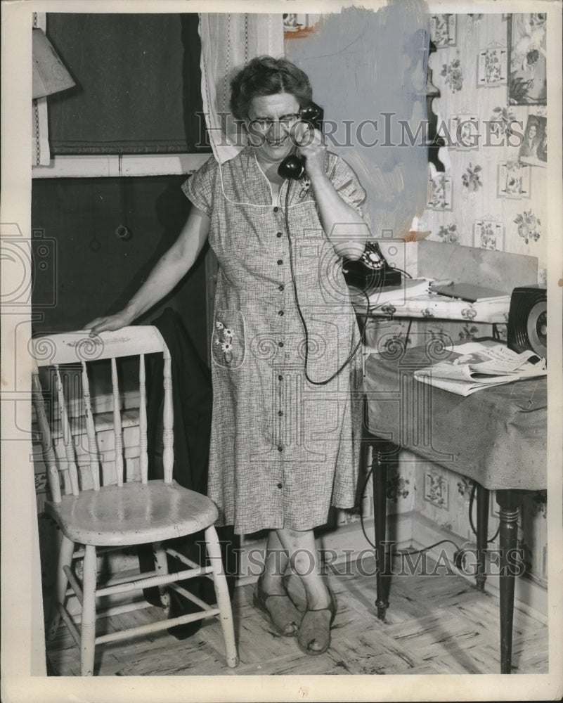 1955 Press Photo Katherine E Kreitzer Winner of $32,000 Question - neo14152