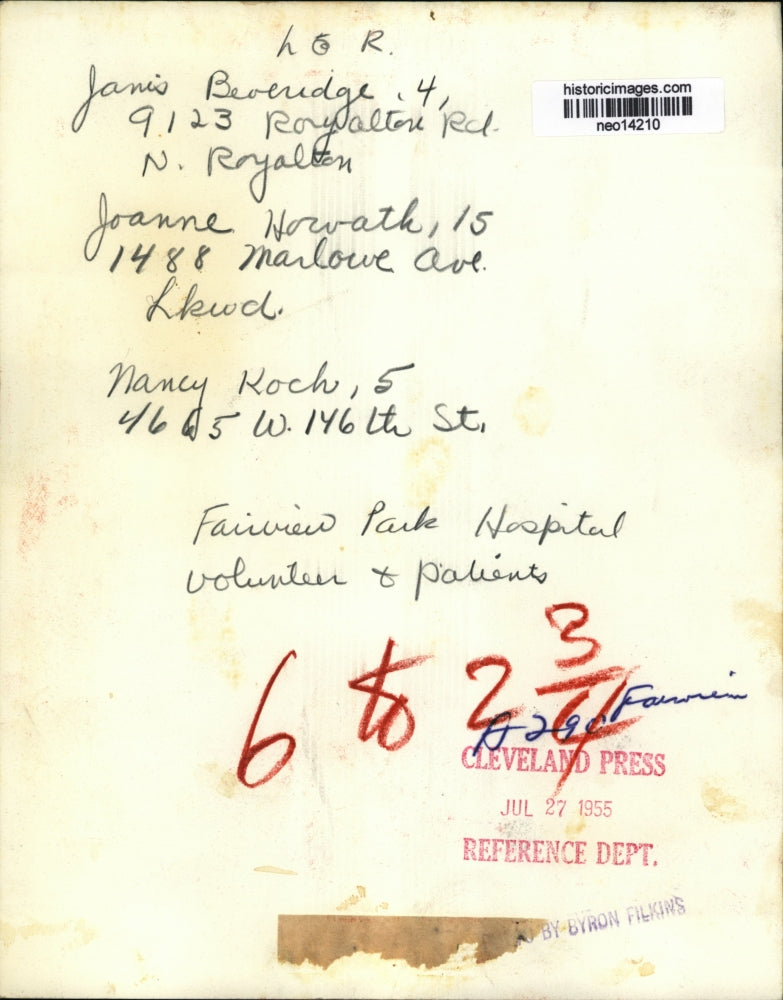 1955 Press Photo Fairview Park Hospital Janis Beveridge, Joanne Howath,