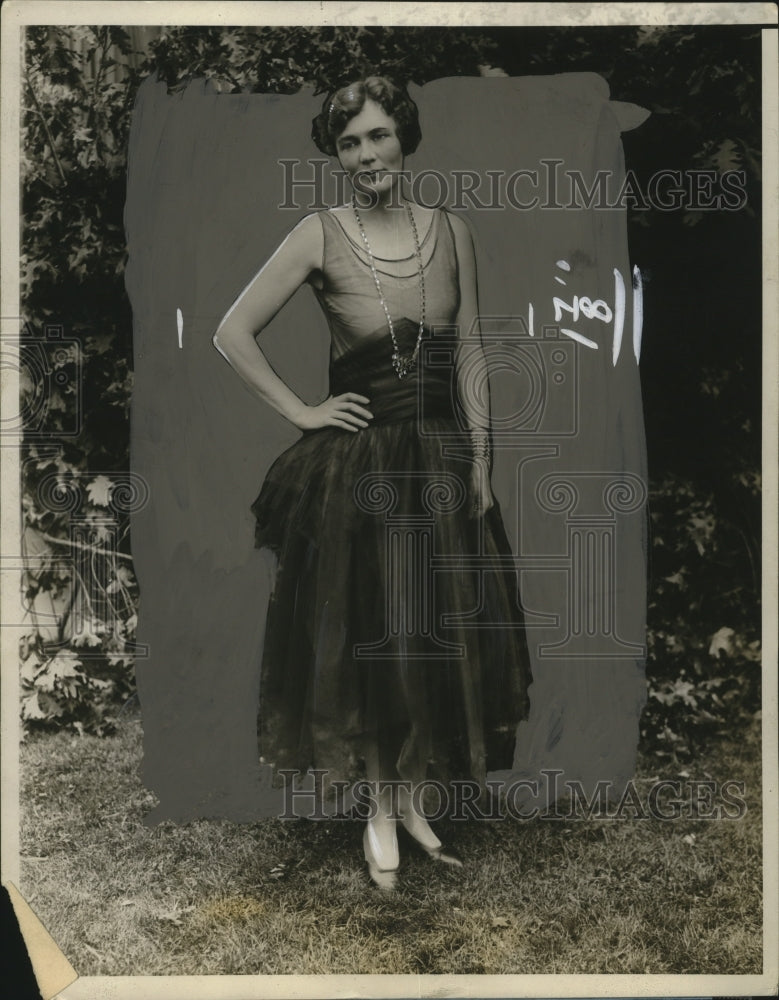 1928 Press Photo Mrs. Frank P. Shepard at East Hampton, Long Island Street Fair