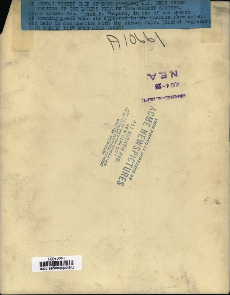 1928 Press Photo Mrs. Frank P. Shepard at East Hampton, Long Island Street Fair