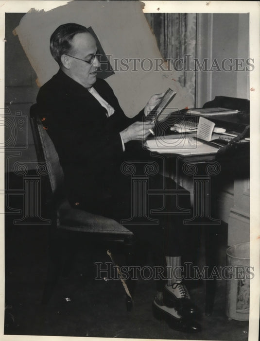 1934 Press Photo J Walter Doyle Collector of Customs for Hawaii - neo14550