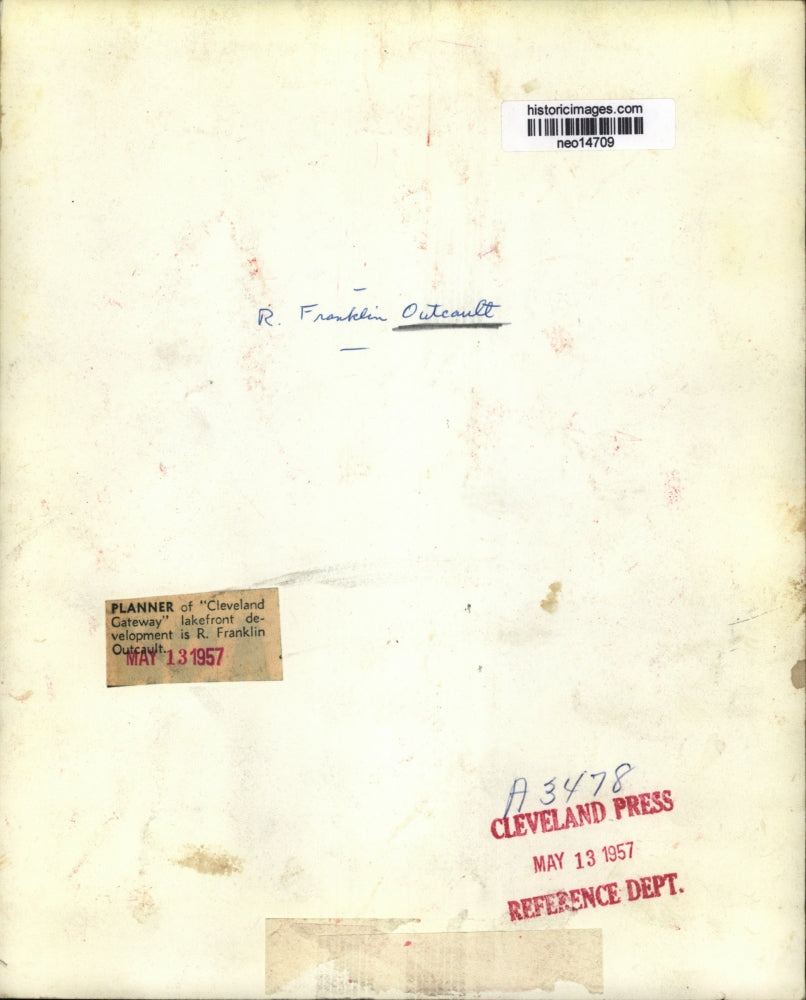 1957 Press Photo R. Franklin Outcault planner of Cleveland Gateway development
