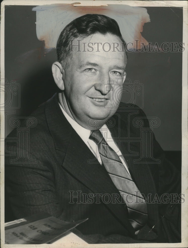 1959 Press Photo C William O'Neill in his business suit - neo14878
