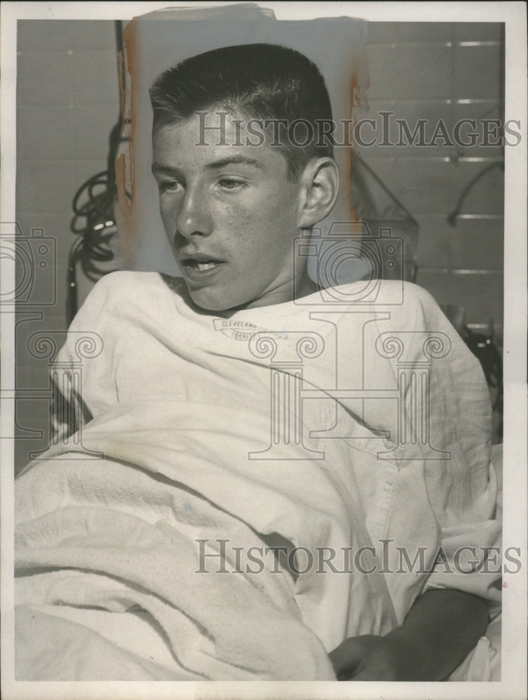 1958 Press Photo Kevin McInery age 13 at a medical clinic - neo14881