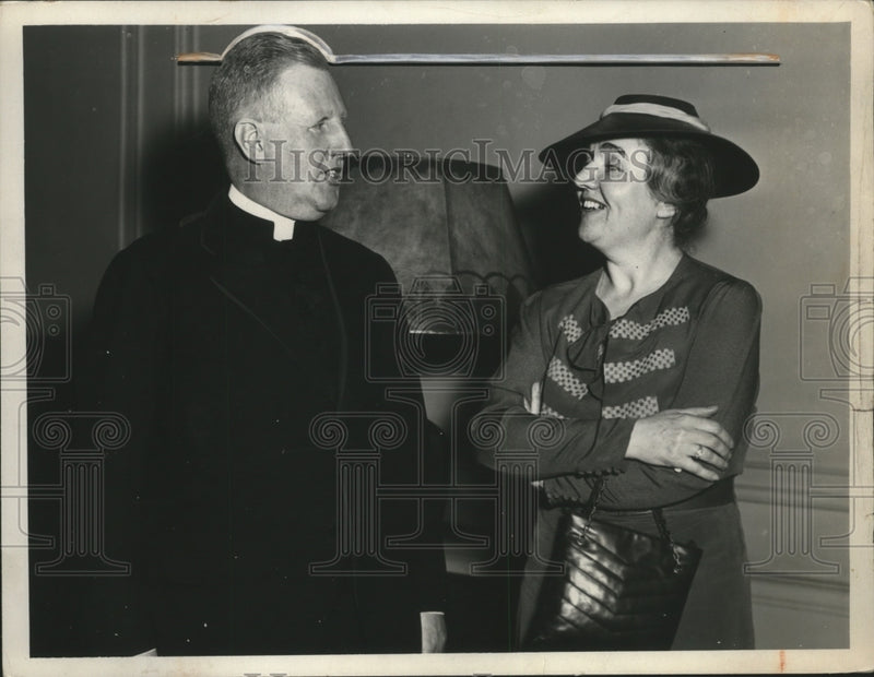 Load image into Gallery viewer, 1936 Press Photo Rev. Msgr. John P. Tracey &amp; Mrs. Eugene McCaritry - neo15203
