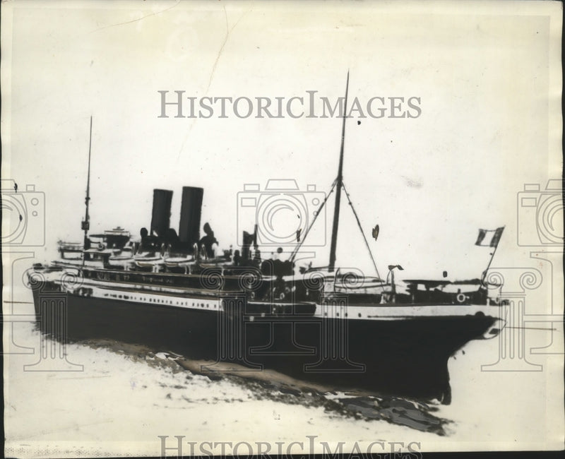 Load image into Gallery viewer, 1915 Press Photo French Steamer Guadeloupe, Sunk by German Kronprints Wilhelm
