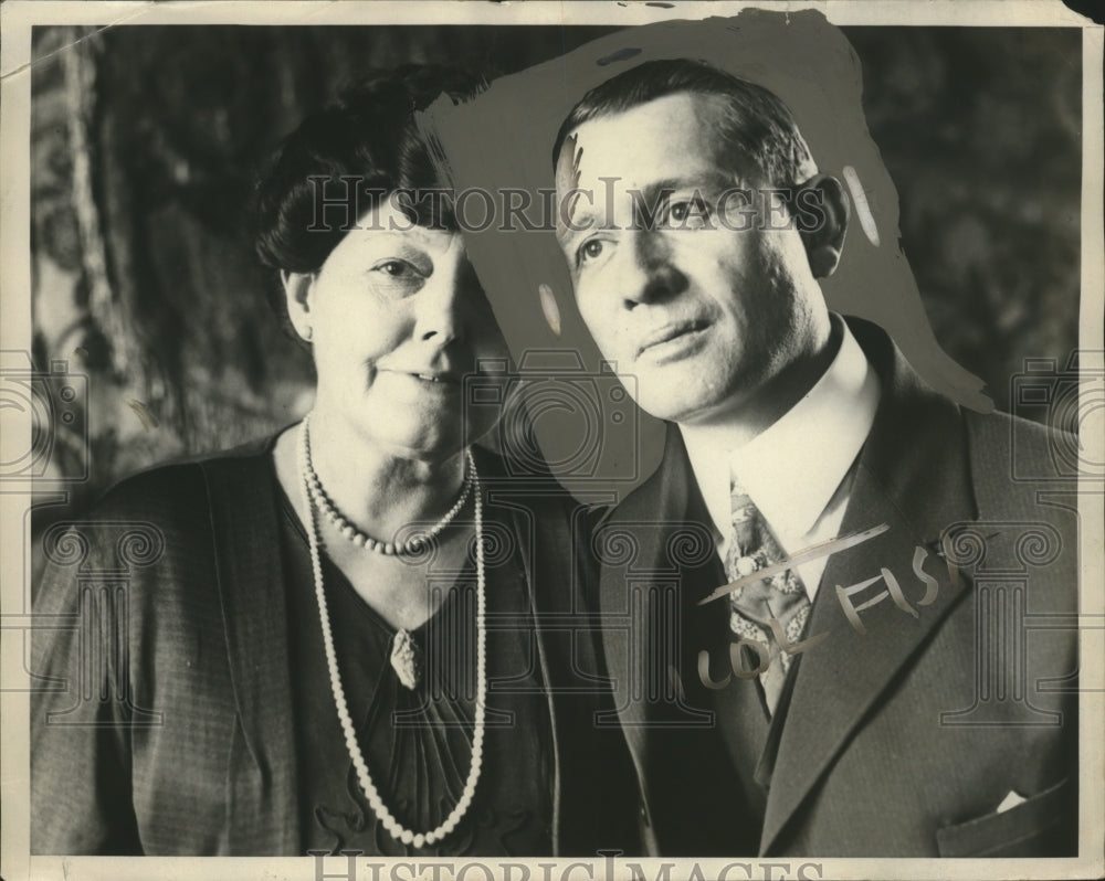 1924 Press Photo JOhn A. Smuts Rushed to hospital after self inflicted shooting