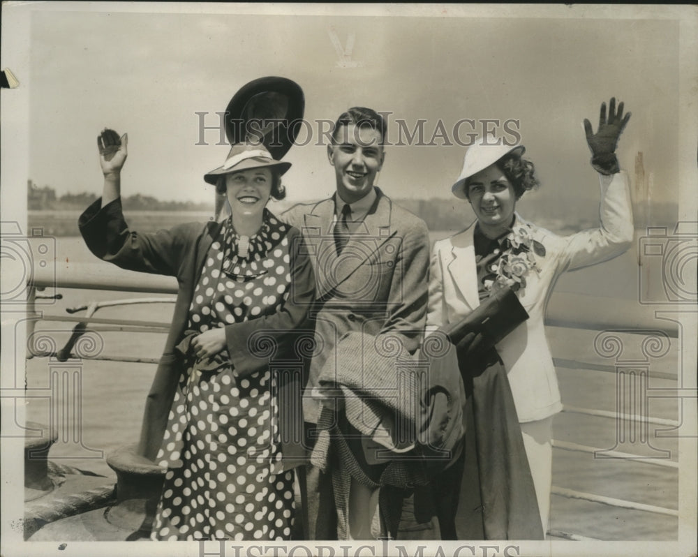 1935 Press Photo American students go to Geneva on Scholarship sail from NY