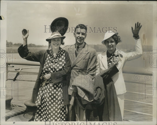 1935 Press Photo American students go to Geneva on Scholarship sail from NY