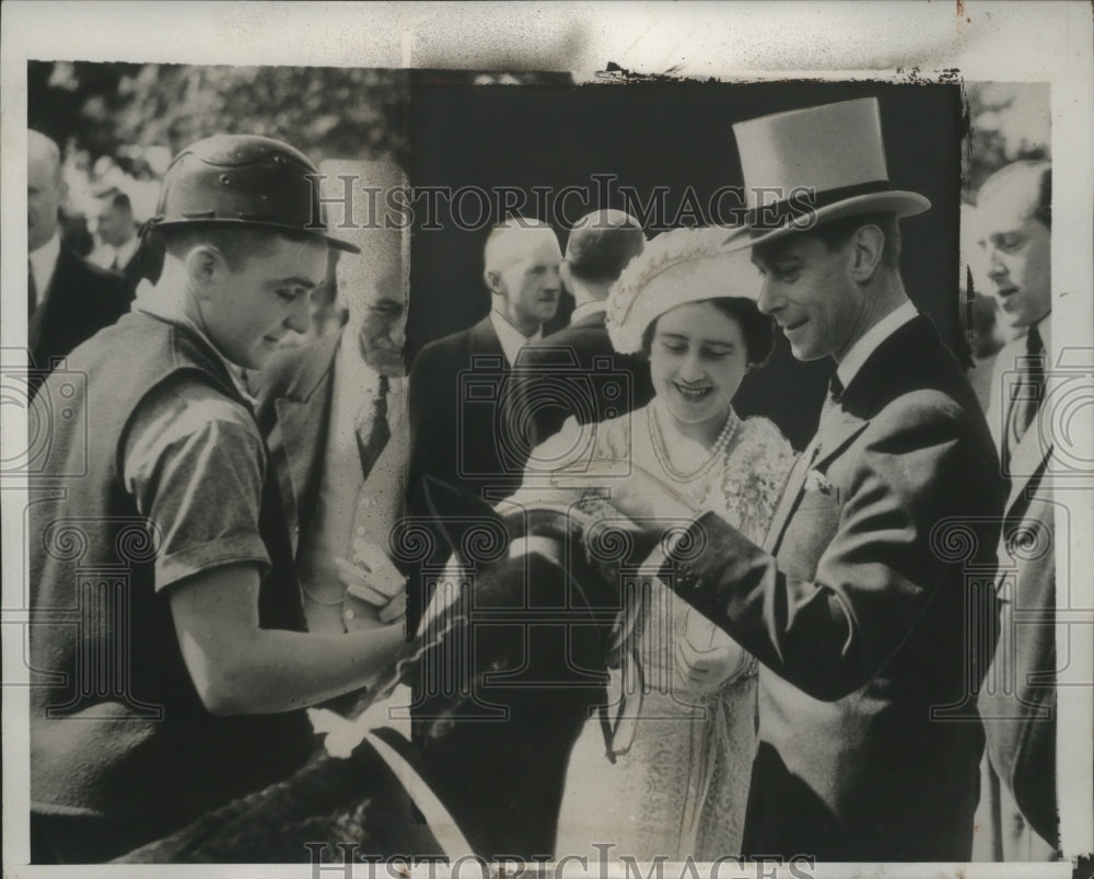1939 Press Photo King George &amp; Queen Elizabeth at Centenary Show, Berkshire- Historic Images