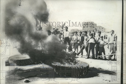 1958 Press Photo Pro-Chamoun Mob in Beirut, Lebanon - neo15350