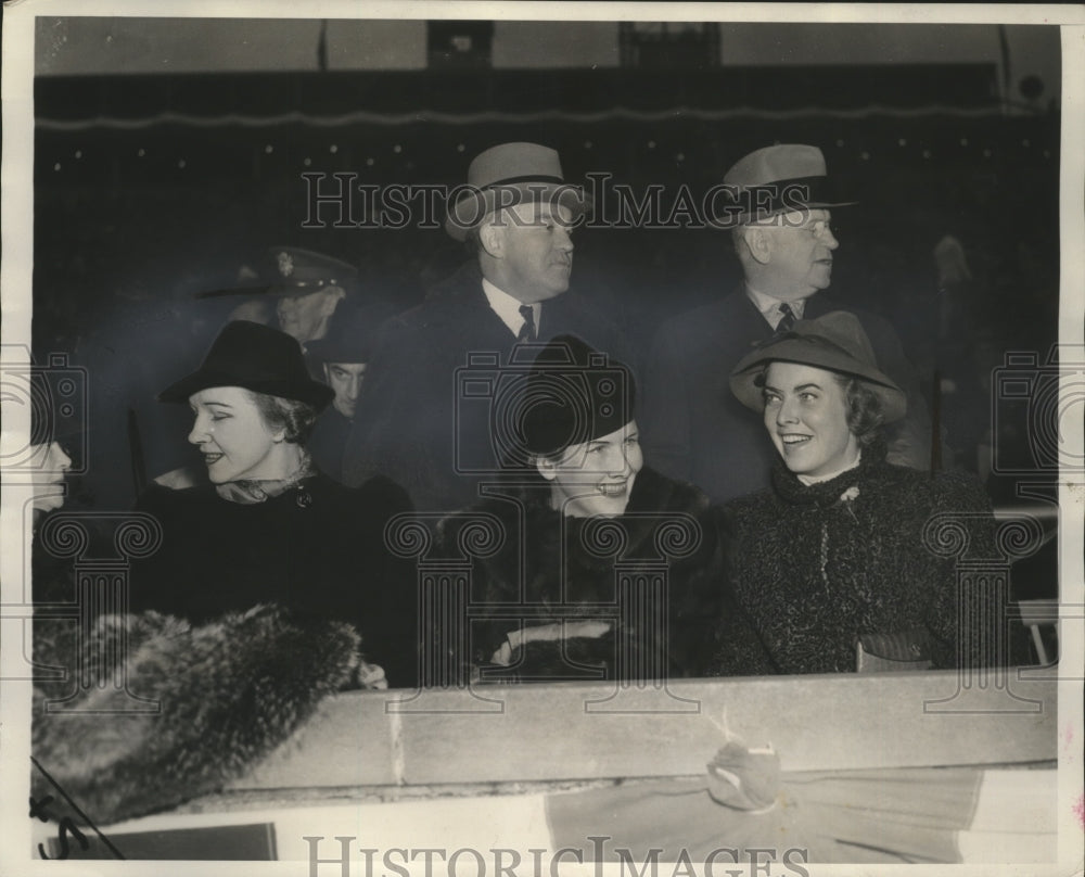 1939 Press Photo Woodrow and Jekees - neo15387