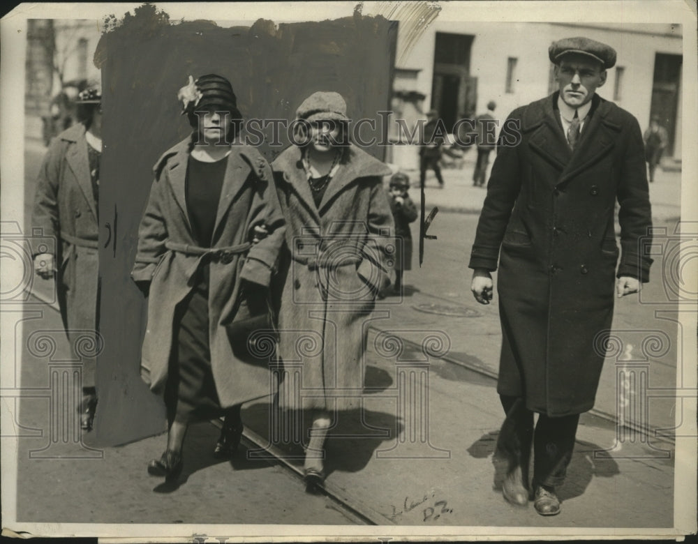 1924 Press Photo Mrs. William Tell, Slayer of Charles Blair, Becomes Melancholy