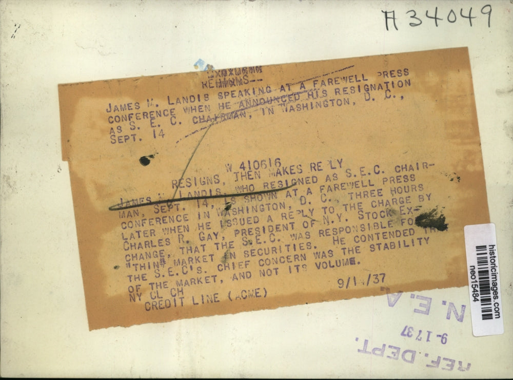 1937 Press Photo James M. Landis' Resignation Speech at Press Conference