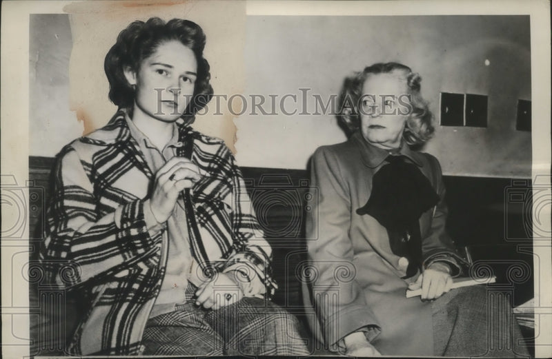 Load image into Gallery viewer, 1949 Press Photo Joyce Schumaker Confesses to Shooting Janitor Carl Reeder Dead
