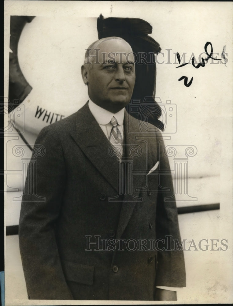 1928 Press Photo Mortimer Schiff in New York Aboard S.S. Majestic - neo15858