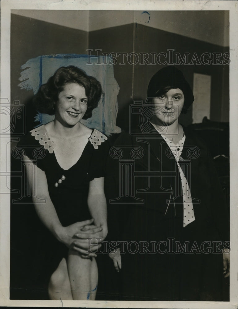 1922 Press Photo Ms. Beatriz Lozia & Mrs. Virginia Lozia - neo16243