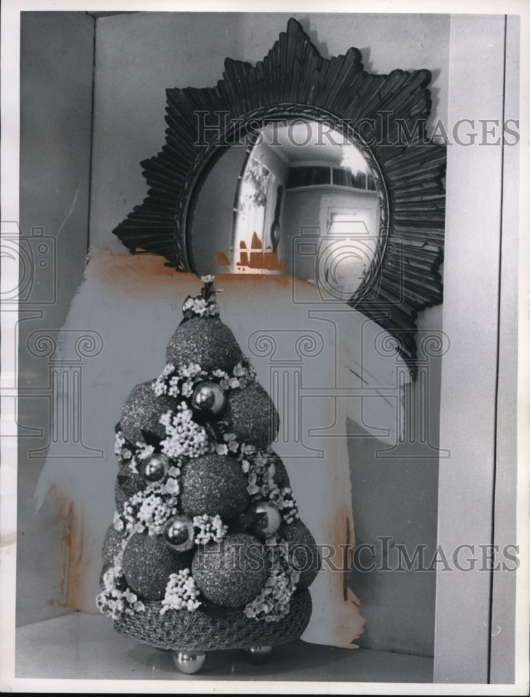 Load image into Gallery viewer, 1959 Press Photo Stylized Decoration - neo16280
